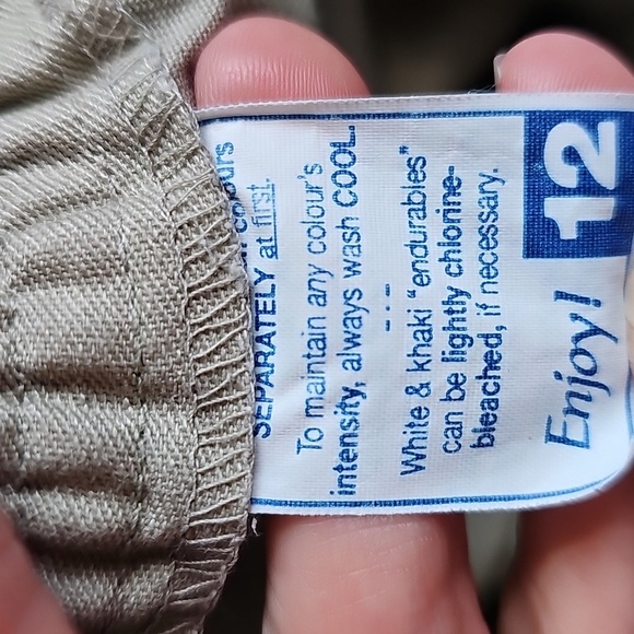 Vintage Tilley Endureables High Waisted Khaki Cargo Shorts, *Vintage Size 12 - Picture 11 of 15